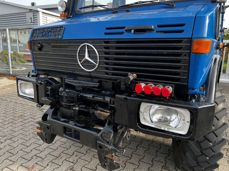 Mercedes-Benz Unimog 427 Platós hókotrócs - آلة حراثة الحدائق: صورة 4 Mercedes-Benz Unimog 427 Platós hókotrócs - آلة حراثة الحدائق: صورة 4
