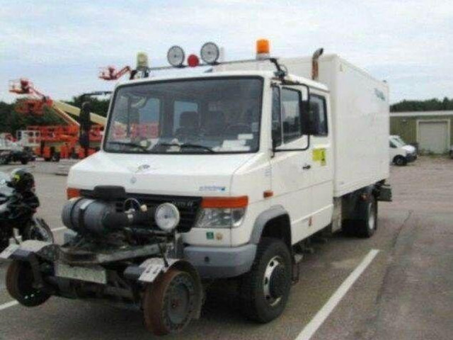 Mercedes-Benz VARIO Schörling RAIL ROAD Two Way Schienen - شاحنة مقفلة: صورة 1 Mercedes-Benz VARIO Schörling RAIL ROAD Two Way Schienen - شاحنة مقفلة: صورة 1