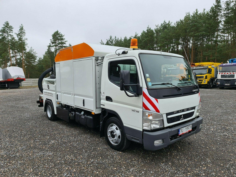 Mitsubishi CANTER Szippantóskocsi - شاحنة الشفط: صورة 1 Mitsubishi CANTER Szippantóskocsi - شاحنة الشفط: صورة 1