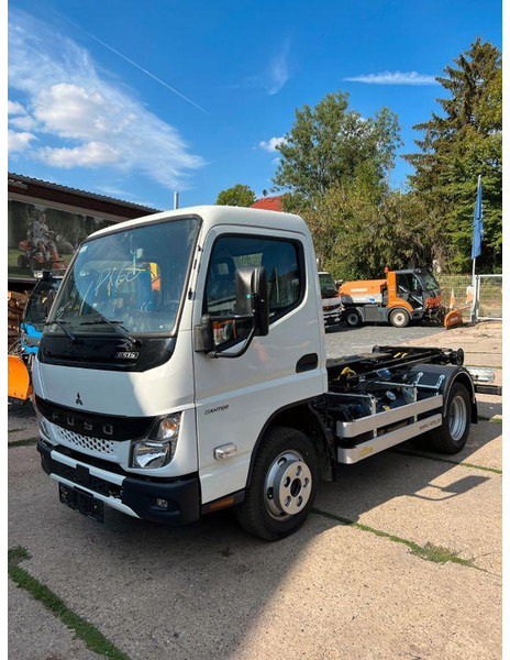Mitsubishi Fuso Canter 6S15 - شاحنة ذات خطاف: صورة 1 Mitsubishi Fuso Canter 6S15 - شاحنة ذات خطاف: صورة 1