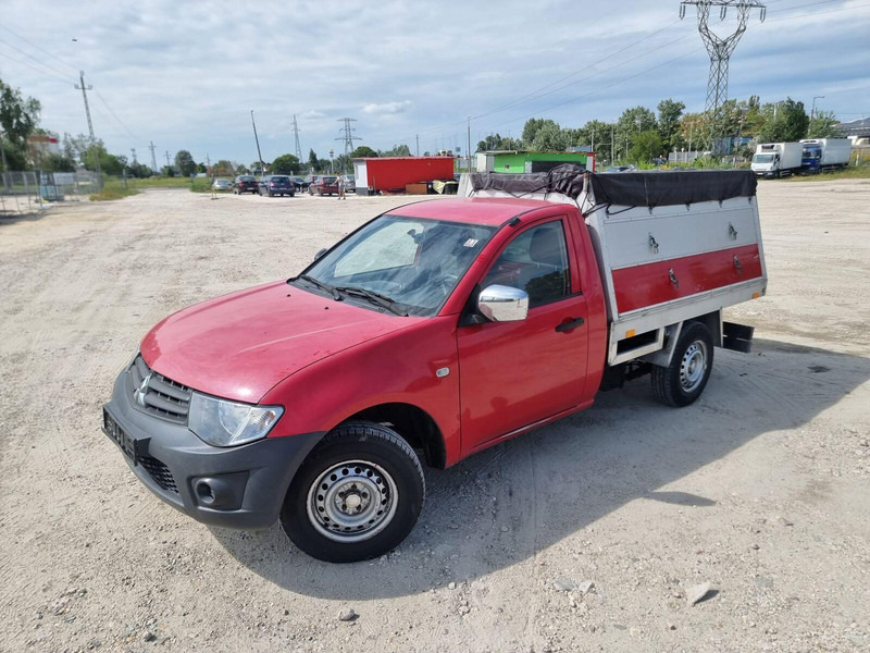 Mitsubishi L200 2,5 d - 3 sided Tipper - قلاب صغير: صورة 2 Mitsubishi L200 2,5 d - 3 sided Tipper - قلاب صغير: صورة 2