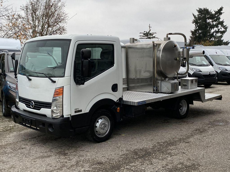 Nissan Cabstar 35.15 Vacuum truck - شاحنة الشفط: صورة 1 Nissan Cabstar 35.15 Vacuum truck - شاحنة الشفط: صورة 1