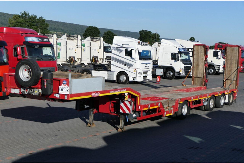 Nooteboom NISKOPODWOZIE LAWETA / 4 OSIOWA / DMC: 73500 KG / NAJAZDY HYDRAU - عربة منخفضة مسطحة نصف مقطورة: صورة 1 Nooteboom NISKOPODWOZIE LAWETA / 4 OSIOWA / DMC: 73500 KG / NAJAZDY HYDRAU - عربة منخفضة مسطحة نصف مقطورة: صورة 1