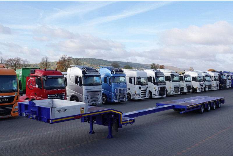 Nooteboom NISKOPODWOZIE / ROZCIĄGANA / 4 OSIOWA / OSIE SKRĘTNE / SAF - عربة منخفضة مسطحة نصف مقطورة: صورة 1 Nooteboom NISKOPODWOZIE / ROZCIĄGANA / 4 OSIOWA / OSIE SKRĘTNE / SAF - عربة منخفضة مسطحة نصف مقطورة: صورة 1