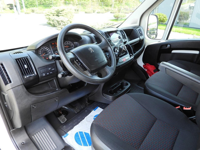 Peugeot BOXER WYWROTKA PODWÓJNA KABINA DOKA 7 MIEJSC TEMPOMAT KLIMATYZA - شاحنة قلاب: صورة 2 Peugeot BOXER WYWROTKA PODWÓJNA KABINA DOKA 7 MIEJSC TEMPOMAT KLIMATYZA - شاحنة قلاب: صورة 2