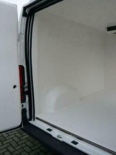 Peugeot Boxer BlueHDI 35 L2H2 Hűtős furgon Frigosoft 4500 - شاحنة مُبرّدة للتوصيل: صورة 4 Peugeot Boxer BlueHDI 35 L2H2 Hűtős furgon Frigosoft 4500 - شاحنة مُبرّدة للتوصيل: صورة 4