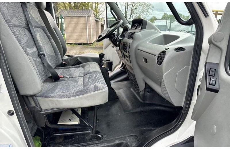 شاحنة مغلقة الصندوق Renault Mascott 2.8 Van: صورة 15 شاحنة مغلقة الصندوق Renault Mascott 2.8 Van: صورة 15