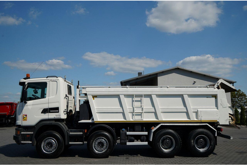 Scania G 410 / 8X4 / ZABUDOWA SAMOWYŁADOWCZA DO ASFALTU / 2X HYDROKLAPA - مدادة الأسفلت: صورة 3 Scania G 410 / 8X4 / ZABUDOWA SAMOWYŁADOWCZA DO ASFALTU / 2X HYDROKLAPA - مدادة الأسفلت: صورة 3