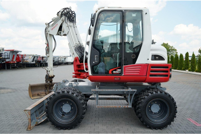 Takeuchi TB 295 W / KOPARKA KOŁOWA / 2016 ROK / PO KONTRAKCIE SERWISOWYM - حفارة دولاب: صورة 2 Takeuchi TB 295 W / KOPARKA KOŁOWA / 2016 ROK / PO KONTRAKCIE SERWISOWYM - حفارة دولاب: صورة 2
