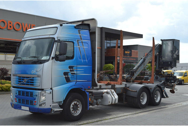 Volvo FH 13 520 FOR TRANSPORTING WOOD - شاحنة قطع الأشجار, شاحنة كرين: صورة 1 Volvo FH 13 520 FOR TRANSPORTING WOOD - شاحنة قطع الأشجار, شاحنة كرين: صورة 1
