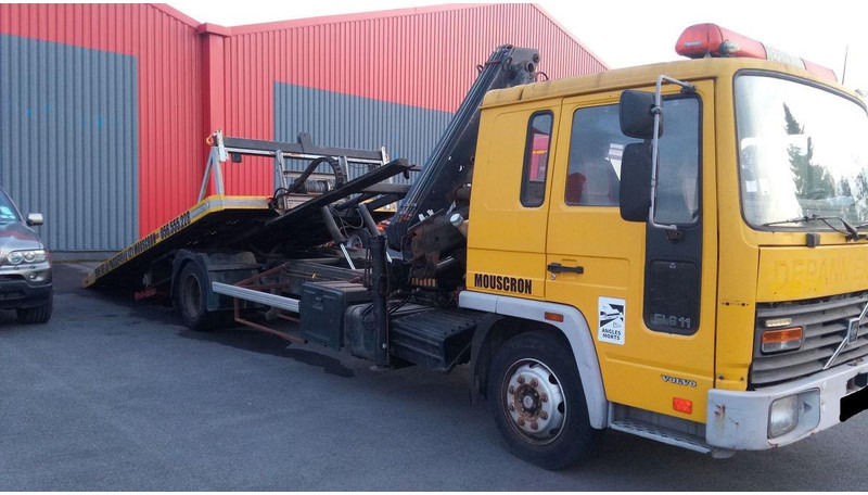 Volvo FL611 Car transporter + crane Hiab 071 - شاحنة نقل سيارات شاحنة: صورة 2 Volvo FL611 Car transporter + crane Hiab 071 - شاحنة نقل سيارات شاحنة: صورة 2