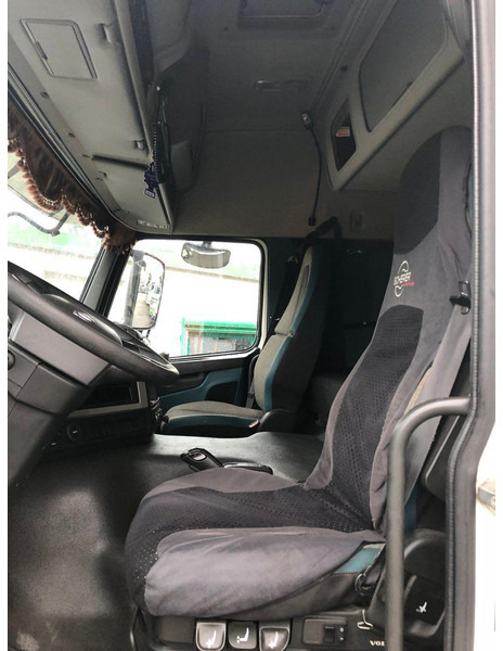 شاحنات مسطحة, شاحنة كرين Volvo FM 460: صورة 10
