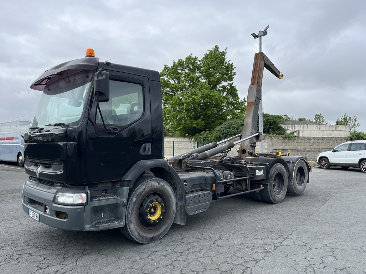 RENAULT PREMIUM 370 6X2 - شاحنة ذات خطاف: صورة 1 RENAULT PREMIUM 370 6X2 - شاحنة ذات خطاف: صورة 1