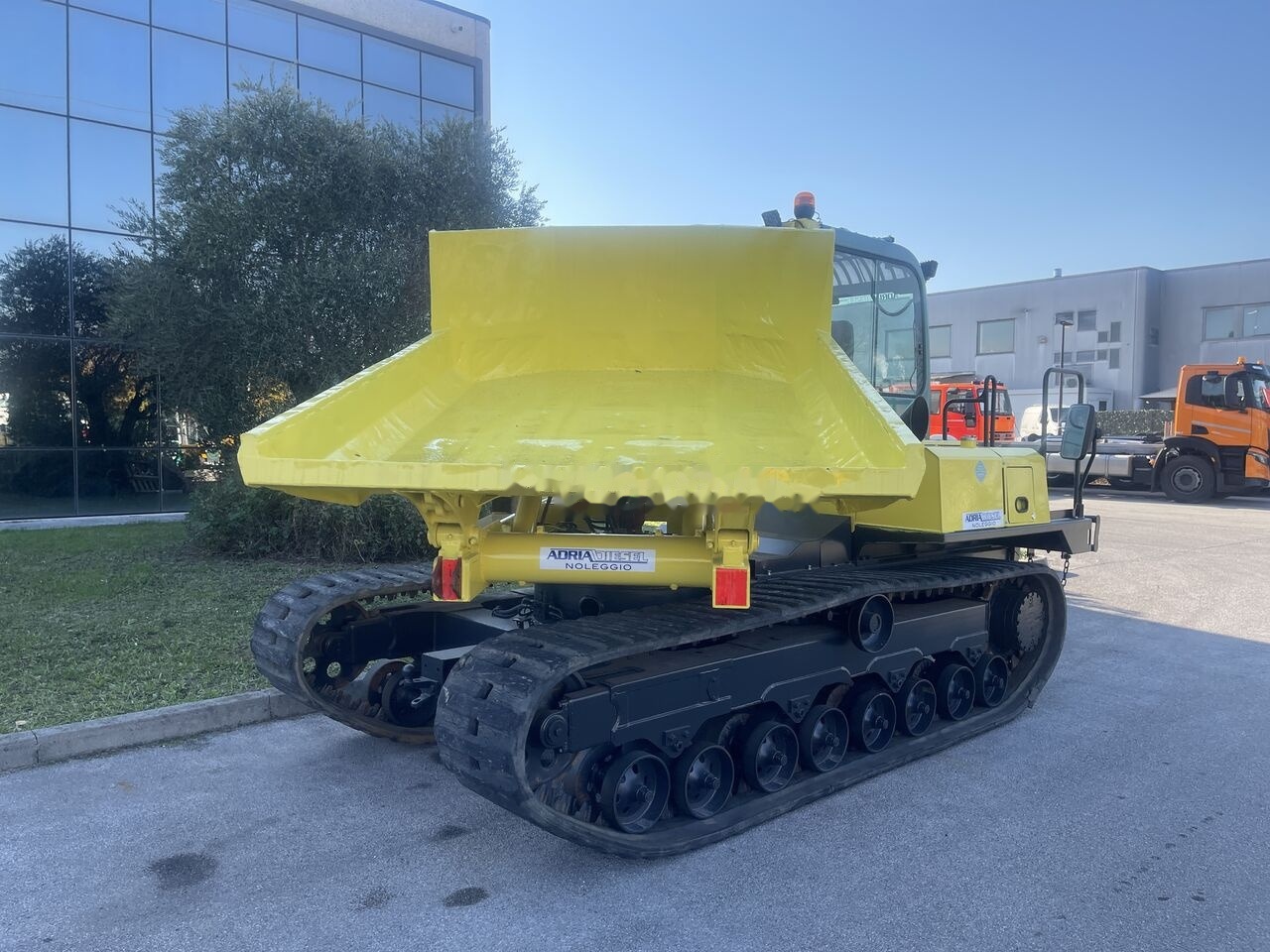 Yanmar C50 - شاحنة قلابة مجنزرة: صورة 4 Yanmar C50 - شاحنة قلابة مجنزرة: صورة 4