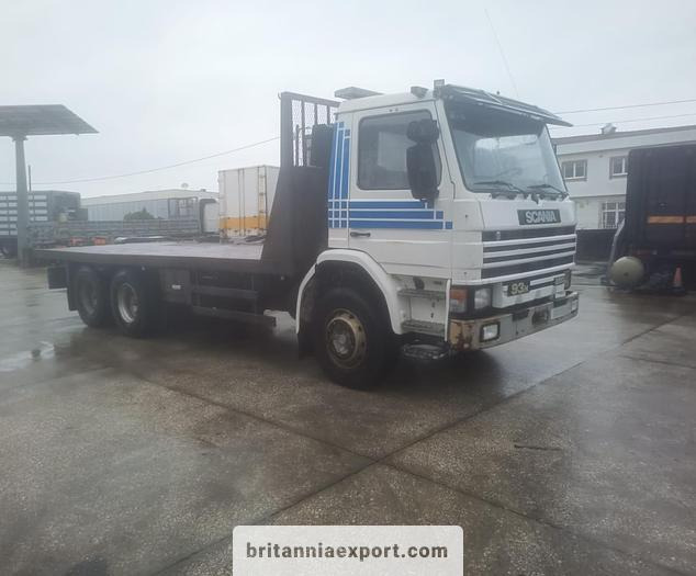 SCANIA P93H 280 6x2 10 Tyres Flatbed Truck – 26 Ton | On springs - شاحنات مسطحة: صورة 1 SCANIA P93H 280 6x2 10 Tyres Flatbed Truck – 26 Ton | On springs - شاحنات مسطحة: صورة 1