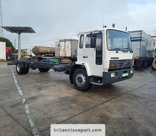 VOLVO FL619 Intercooler | Manual Pump | 19 Ton | On 10 Studs | Full Springs Suspension | - شاحنة هيكل كابينة: صورة 1 VOLVO FL619 Intercooler | Manual Pump | 19 Ton | On 10 Studs | Full Springs Suspension | - شاحنة هيكل كابينة: صورة 1