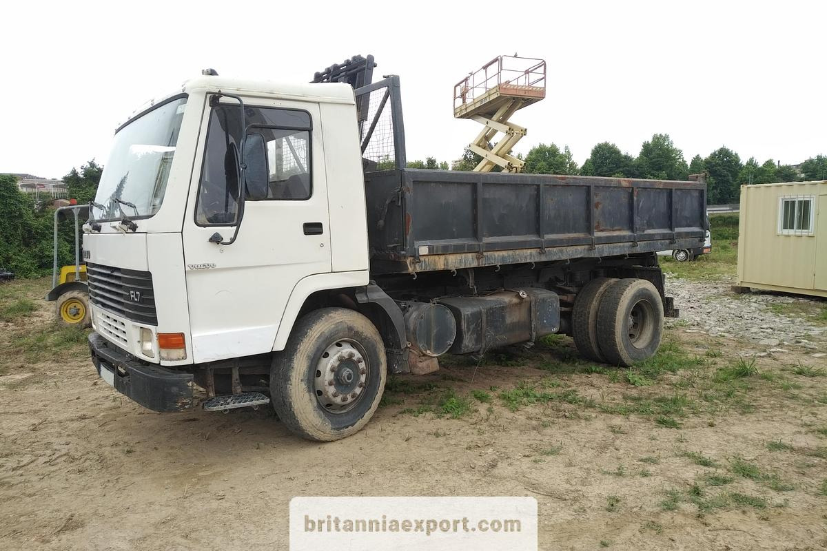 VOLVO FL7 260 HP 6 Cylinder | 19 Ton 3-Way Tipper Truck - شاحنة قلاب: صورة 4 VOLVO FL7 260 HP 6 Cylinder | 19 Ton 3-Way Tipper Truck - شاحنة قلاب: صورة 4