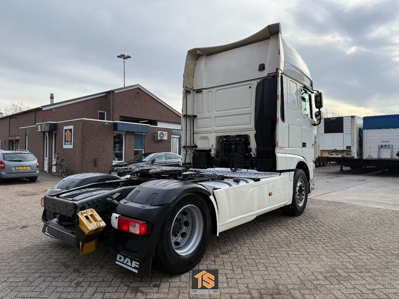 DAF FT XF 106.460 SSC RETARDER - KLIMA - 2 TANKS - GERMAN TRUCK - وحدة جر: صورة 4 DAF FT XF 106.460 SSC RETARDER - KLIMA - 2 TANKS - GERMAN TRUCK - وحدة جر: صورة 4