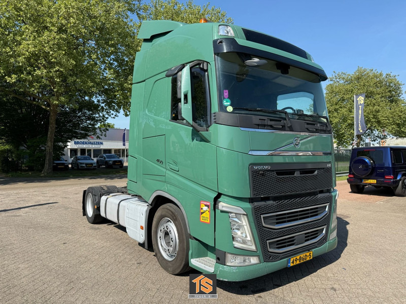 Volvo FH 460 - 2 TANKS - NL TOP TRUCK - TUV 9/25 - وحدة جر: صورة 2 Volvo FH 460 - 2 TANKS - NL TOP TRUCK - TUV 9/25 - وحدة جر: صورة 2
