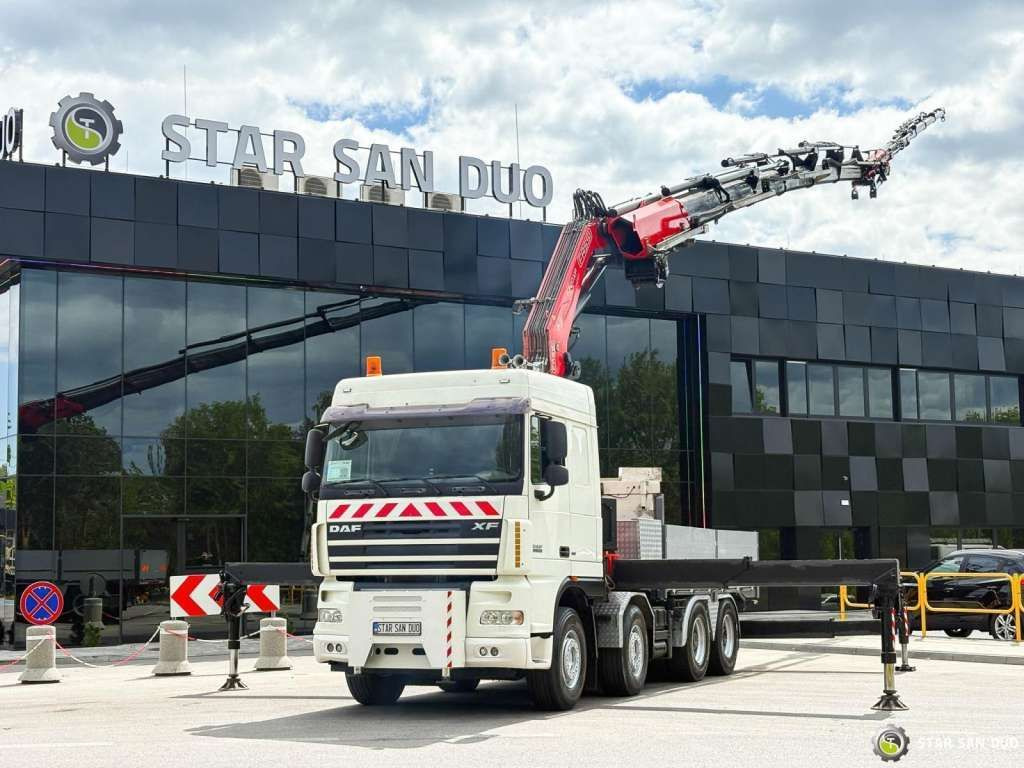 DAF XF 105.510 8x4 FASSI F800 XP Crane Fifth wheel - شاحنة كرين: صورة 1 DAF XF 105.510 8x4 FASSI F800 XP Crane Fifth wheel - شاحنة كرين: صورة 1