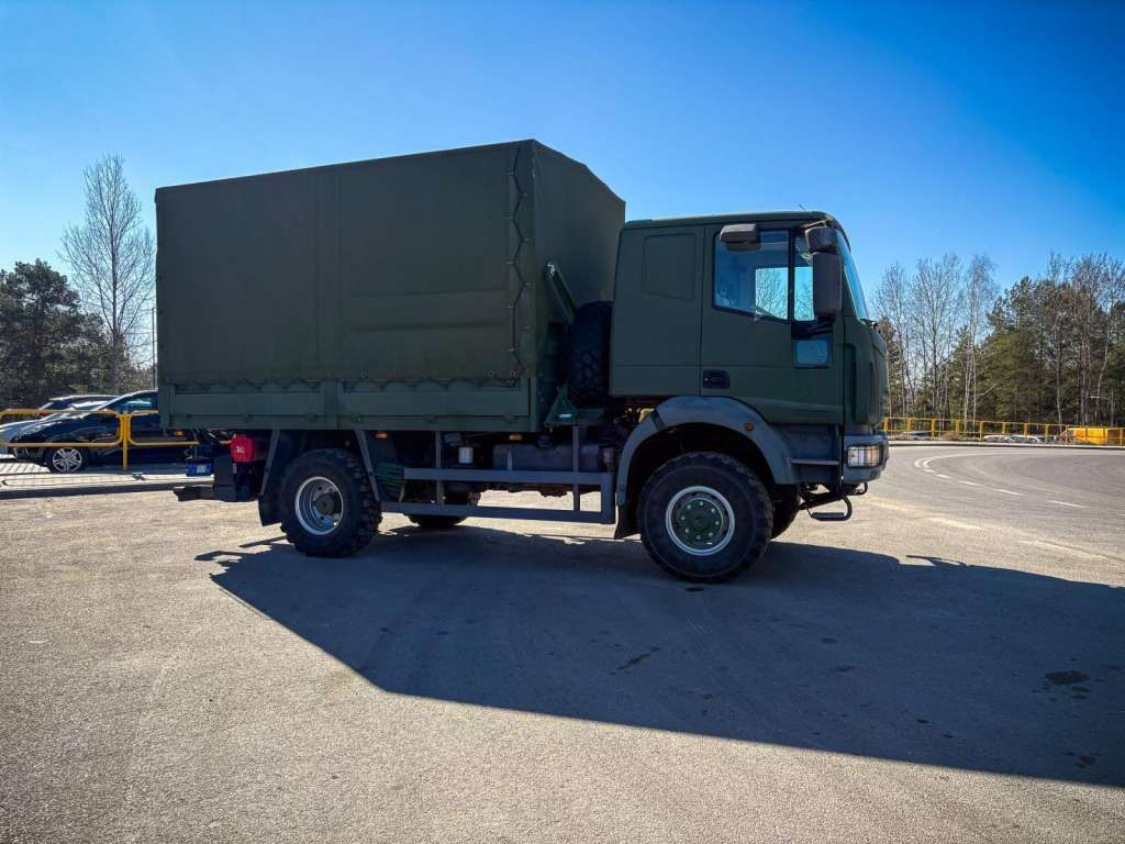 Iveco EUROCARGO 4x4 Offroad Camper Winde - شاحنة ستارة: صورة 5 Iveco EUROCARGO 4x4 Offroad Camper Winde - شاحنة ستارة: صورة 5