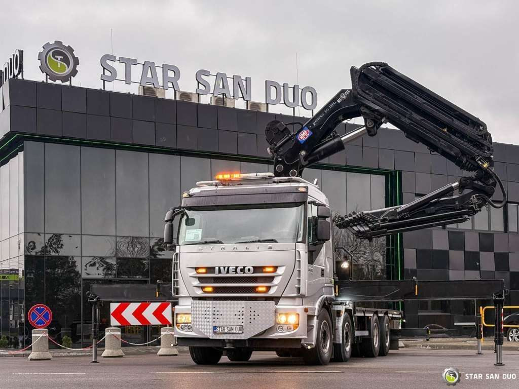 Iveco STRALIS AS320S50Y 8x2 HMF 8520-0K6 FLY JIB Winc - شاحنة كرين: صورة 1 Iveco STRALIS AS320S50Y 8x2 HMF 8520-0K6 FLY JIB Winc - شاحنة كرين: صورة 1