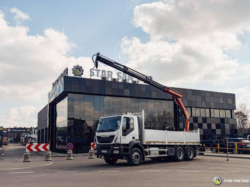 Iveco TRAKKER 450 6x4 PALFINGER PK 18502 SH Rotator - شاحنة كرين: صورة 1 Iveco TRAKKER 450 6x4 PALFINGER PK 18502 SH Rotator - شاحنة كرين: صورة 1