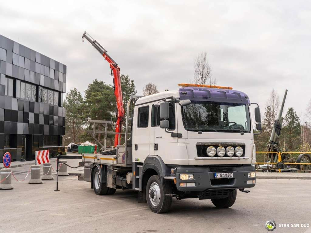 MAN TGM 13.290 4x4 FASSI F40B22 Crane Camper DOKA - شاحنة كرين: صورة 5 MAN TGM 13.290 4x4 FASSI F40B22 Crane Camper DOKA - شاحنة كرين: صورة 5