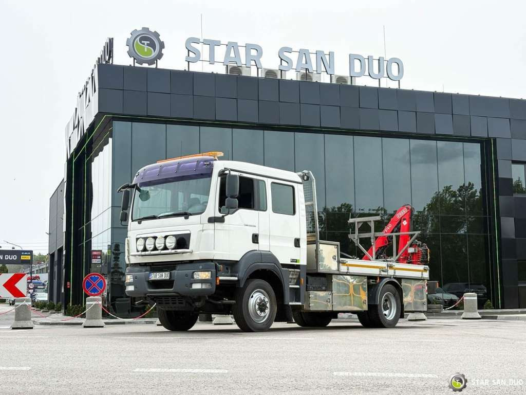 MAN TGM 13.290 4x4 FASSI F40B22 Crane Camper DOKA - شاحنة كرين: صورة 2 MAN TGM 13.290 4x4 FASSI F40B22 Crane Camper DOKA - شاحنة كرين: صورة 2