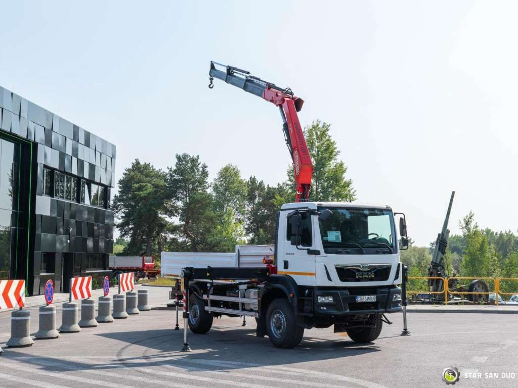 MAN TGM 18.250 4x4 Fassi F215A.0.23 Active HDS Cran - شاحنة كرين: صورة 2 MAN TGM 18.250 4x4 Fassi F215A.0.23 Active HDS Cran - شاحنة كرين: صورة 2