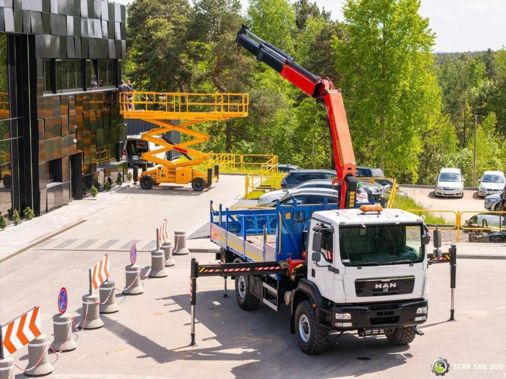 MAN TGM 18 250 4x4 PALFINGER PK 27001 HDS Crane Kra - شاحنة قلاب: صورة 2 MAN TGM 18 250 4x4 PALFINGER PK 27001 HDS Crane Kra - شاحنة قلاب: صورة 2
