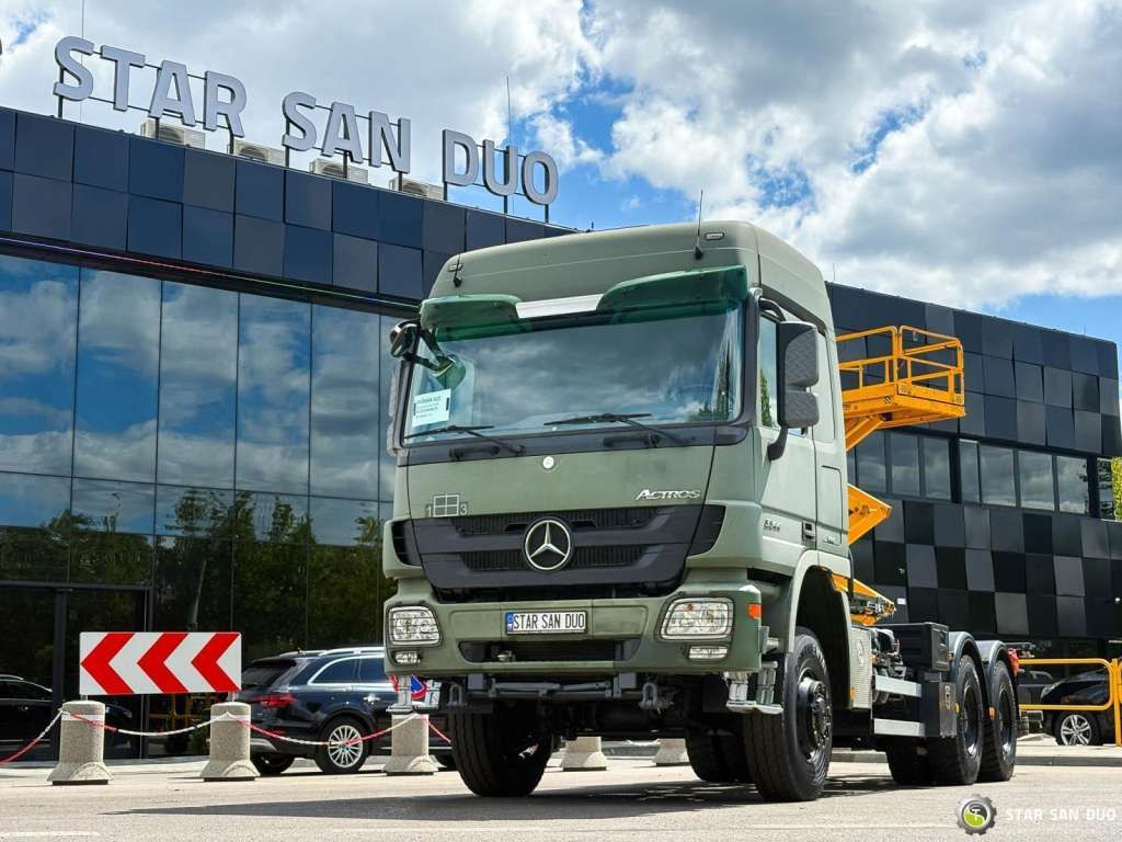Mercedes-Benz ACTROS 3344 6x6 System Twist Lock - شاحنة هيكل كابينة: صورة 1 Mercedes-Benz ACTROS 3344 6x6 System Twist Lock - شاحنة هيكل كابينة: صورة 1