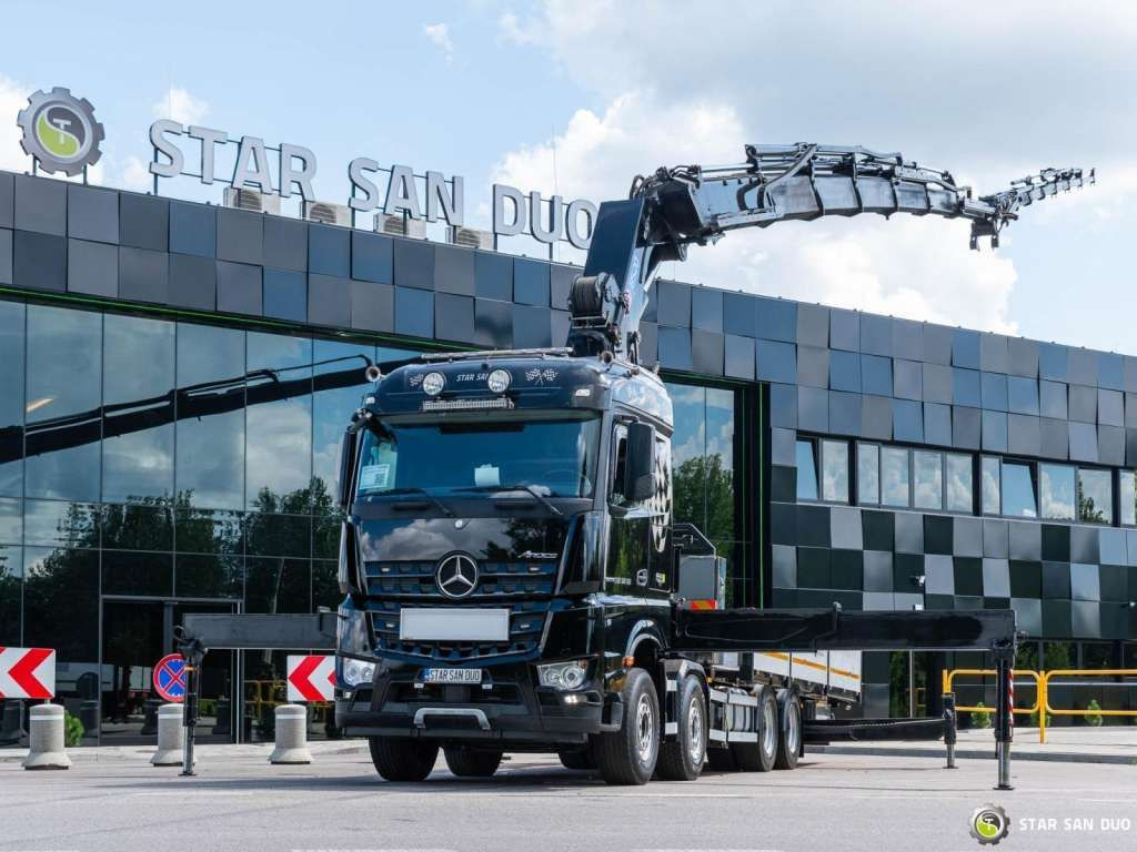 Mercedes-Benz AROCS 3251 8x4 HMF 8520 Fly Jib Winch - شاحنة كرين: صورة 1 Mercedes-Benz AROCS 3251 8x4 HMF 8520 Fly Jib Winch - شاحنة كرين: صورة 1
