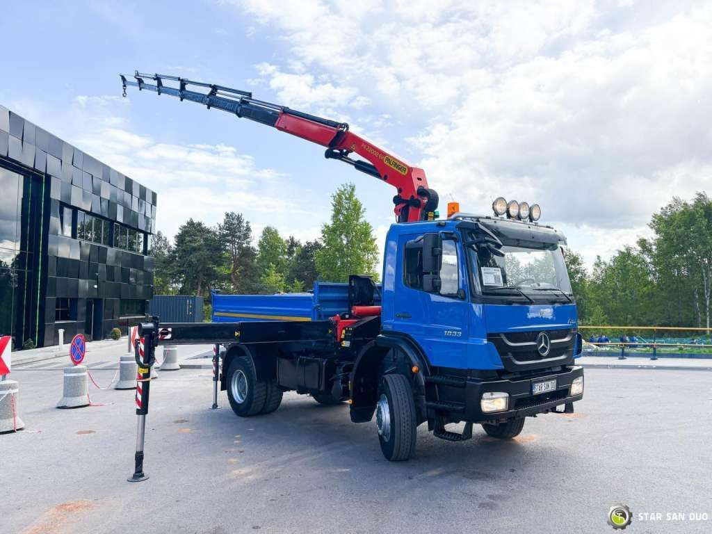 Mercedes-Benz AXOR 1833 4x4 Palfinger PK 22002 EH Crane Winch - شاحنة قلاب: صورة 2 Mercedes-Benz AXOR 1833 4x4 Palfinger PK 22002 EH Crane Winch - شاحنة قلاب: صورة 2