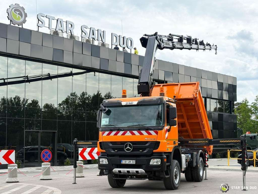 Mercedes-Benz Actros 1841 AK 4x4 Hiab 288E-7 Crane Kipper - شاحنة كرين: صورة 5 Mercedes-Benz Actros 1841 AK 4x4 Hiab 288E-7 Crane Kipper - شاحنة كرين: صورة 5