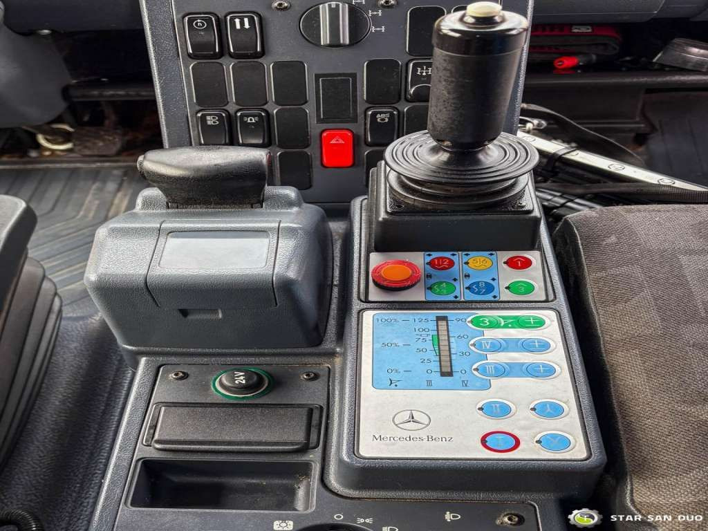 شاحنة كرين, شاحنات مسطحة Unimog Mercedes-Benz UNIMOG U300 4x4 HIAB 122 D-3 CRANE Unimog Mercedes-Benz UNIMOG U300 4x4 HIAB 122 D-3 CRANE: صورة 20