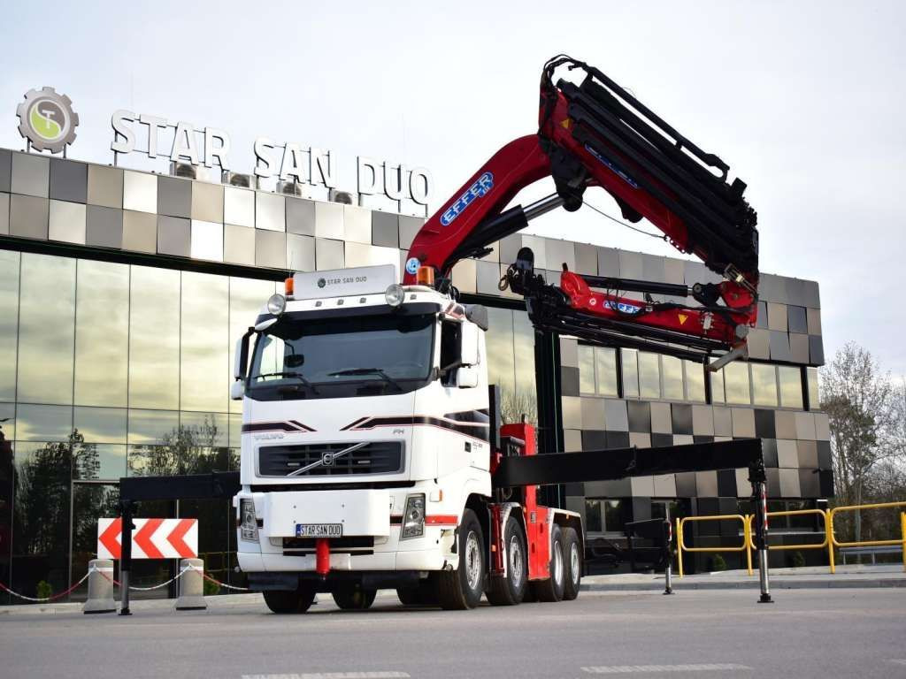 Volvo FH 520 8x2 EFFER 850 Fly Jib Winch 5th - شاحنة كرين, وحدة جر: صورة 2 Volvo FH 520 8x2 EFFER 850 Fly Jib Winch 5th - شاحنة كرين, وحدة جر: صورة 2