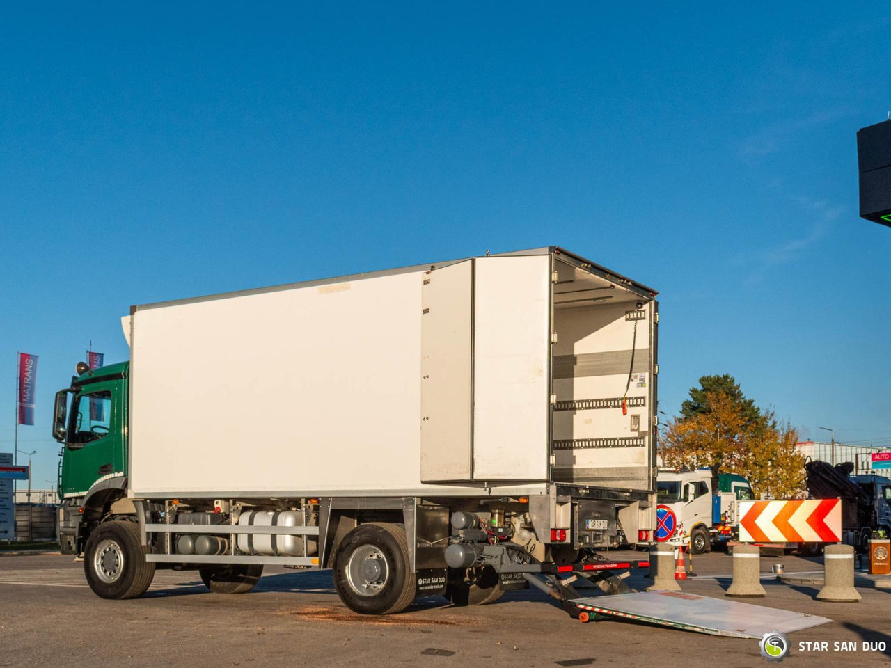 - شاحنة هيكل كابينة: صورة 3 - شاحنة هيكل كابينة: صورة 3