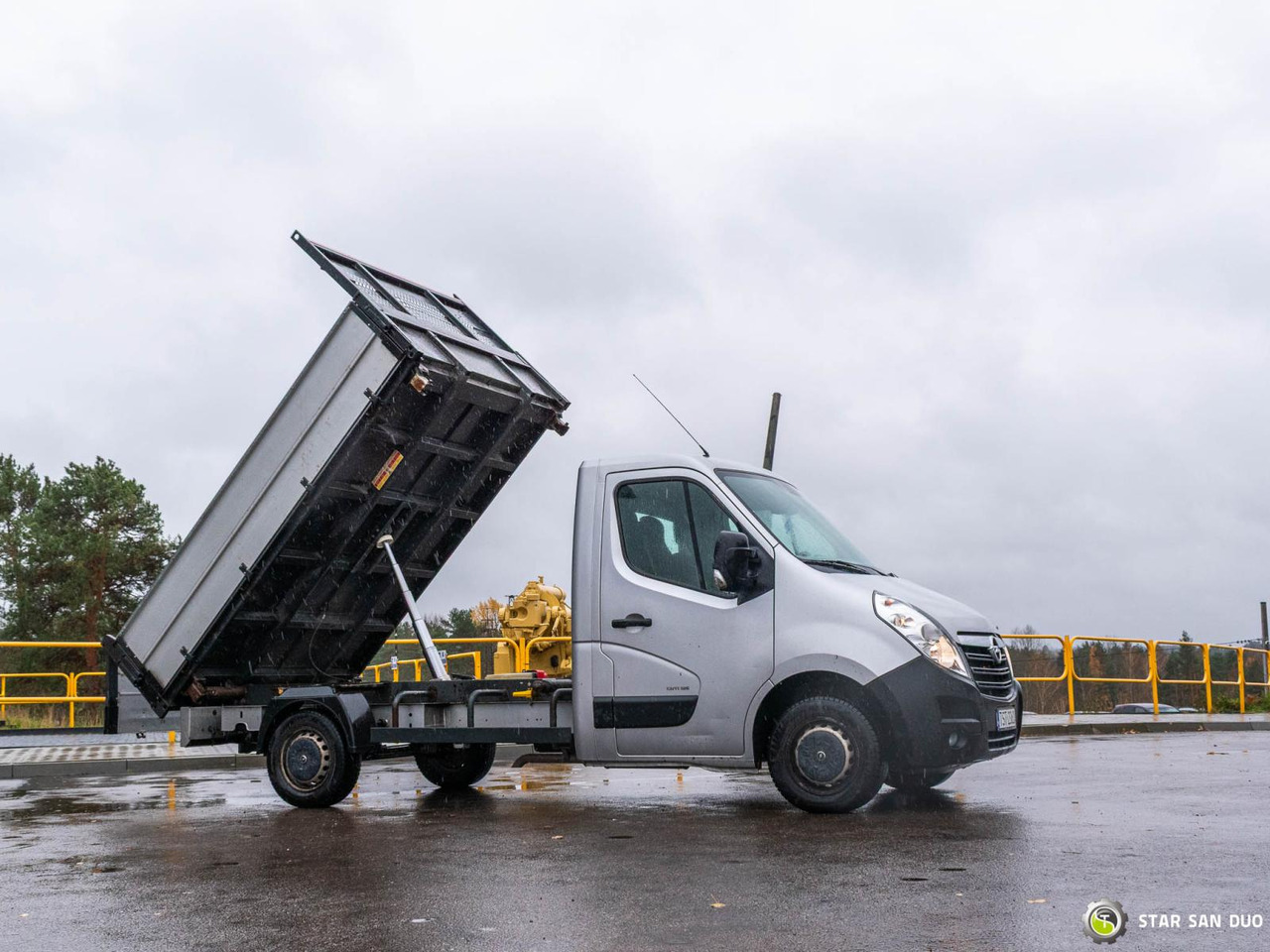 - شاحنة قلاب: صورة 4 - شاحنة قلاب: صورة 4