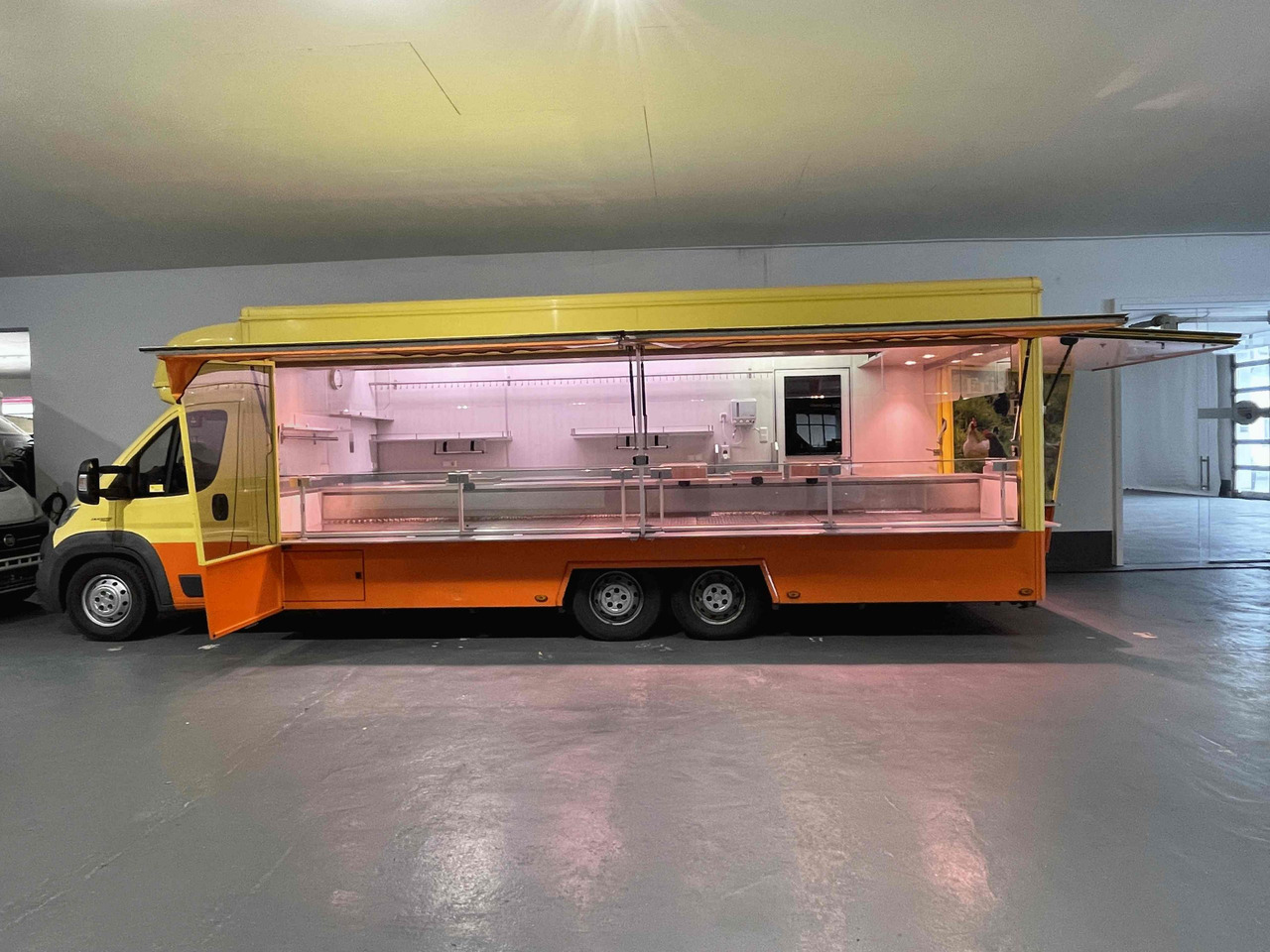 Wochenmarktmobil Esselmann - شاحنة بيع الطعام: صورة 3 Wochenmarktmobil Esselmann - شاحنة بيع الطعام: صورة 3