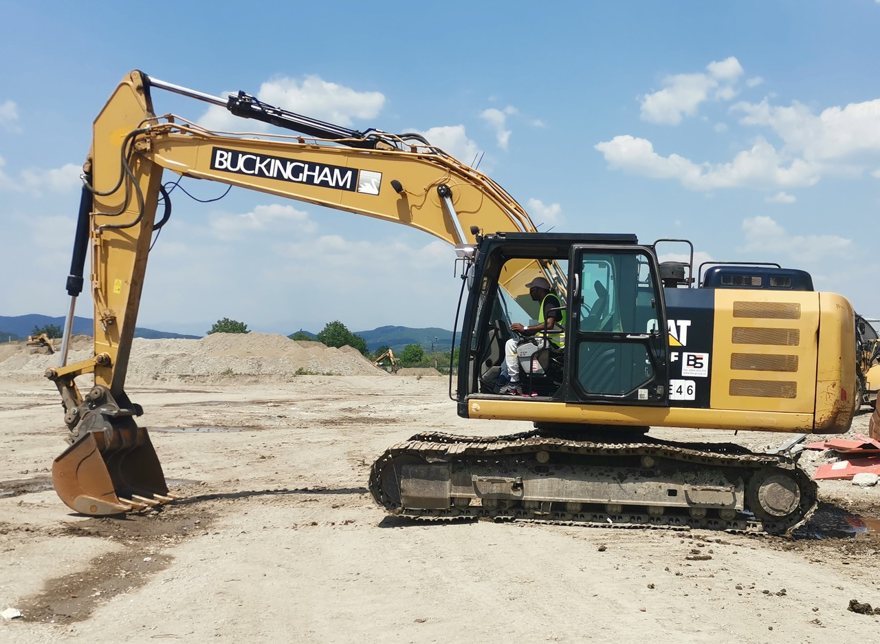 CATERPILLAR 320 E - حفار زحاف: صورة 1 CATERPILLAR 320 E - حفار زحاف: صورة 1