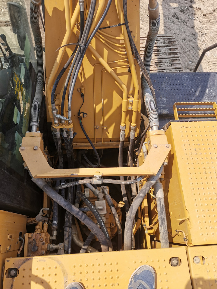 حفار زحاف CATERPILLAR 320 E: صورة 16