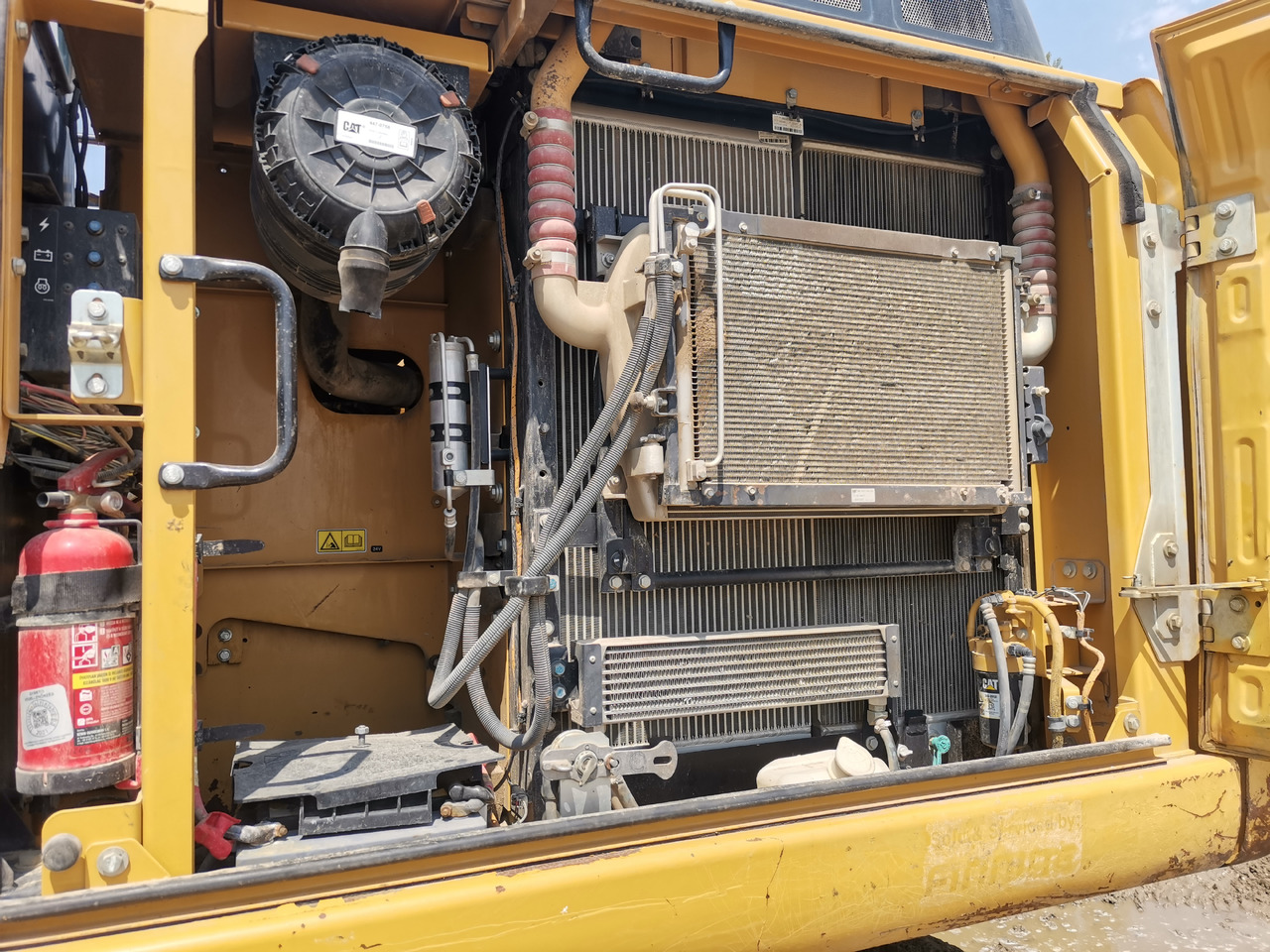 حفار زحاف CATERPILLAR 320 E: صورة 12