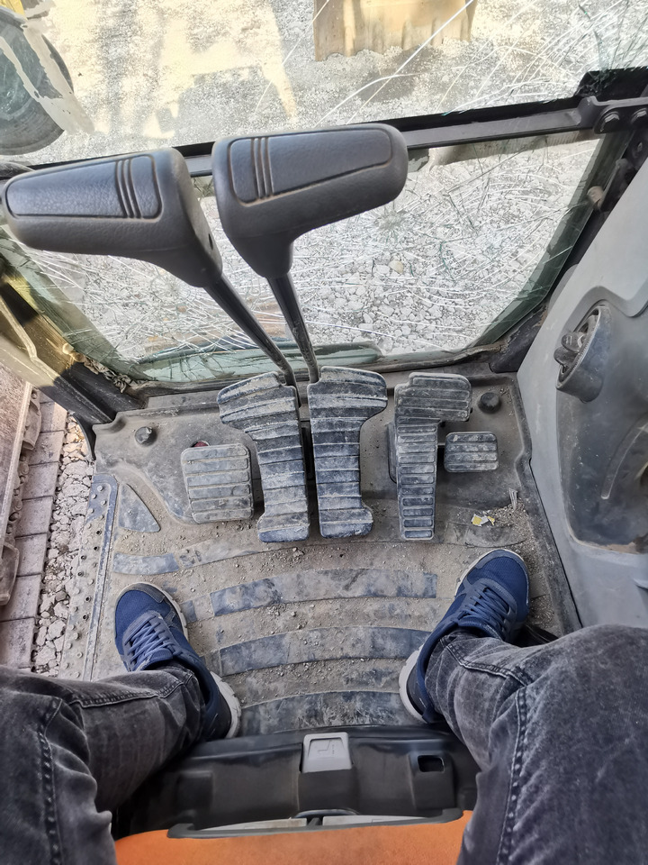 حفارة DOOSAN DX 380: صورة 17