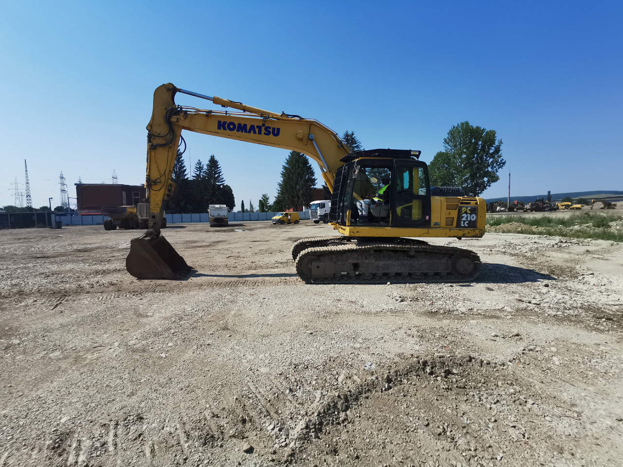 KOMATSU PC210 LC - 8 - حفارة: صورة 1 KOMATSU PC210 LC - 8 - حفارة: صورة 1