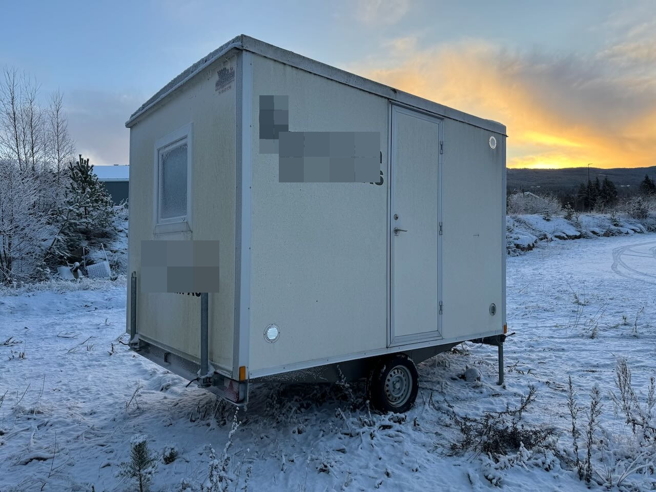 Arbeidsbrakke m/ forbrenningstoalett - حاوية البناء: صورة 3 Arbeidsbrakke m/ forbrenningstoalett - حاوية البناء: صورة 3