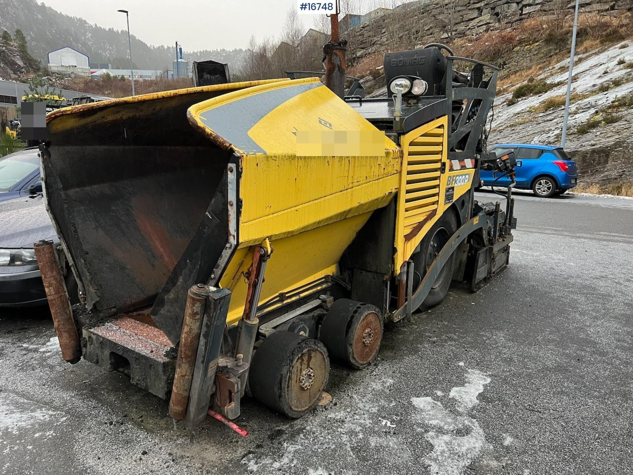 Bomag BF 300P - آلة أسفلت: صورة 1 Bomag BF 300P - آلة أسفلت: صورة 1