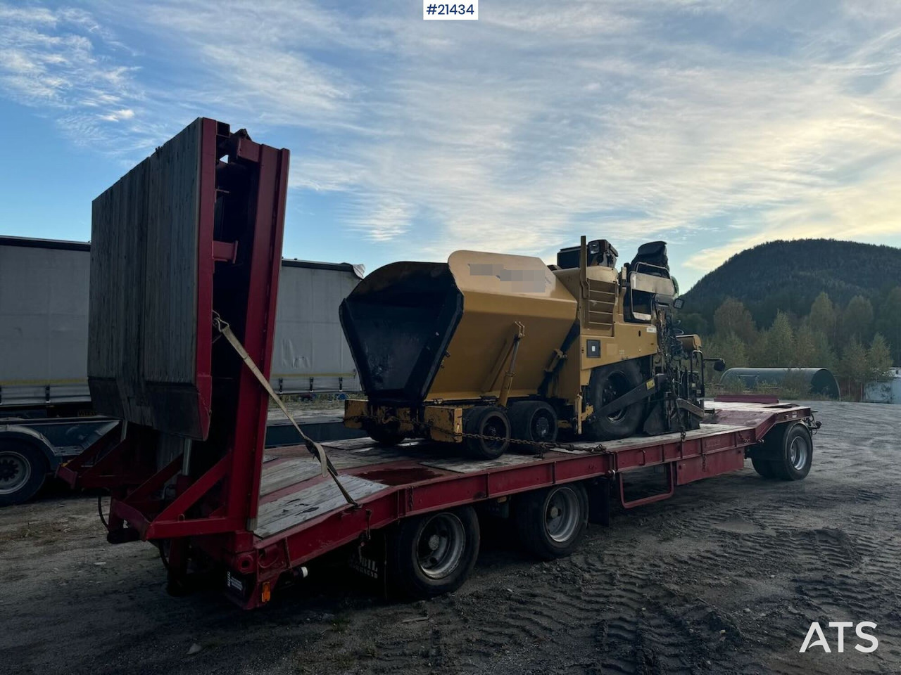Caterpillar AP 300 - مدادة الأسفلت: صورة 3 Caterpillar AP 300 - مدادة الأسفلت: صورة 3