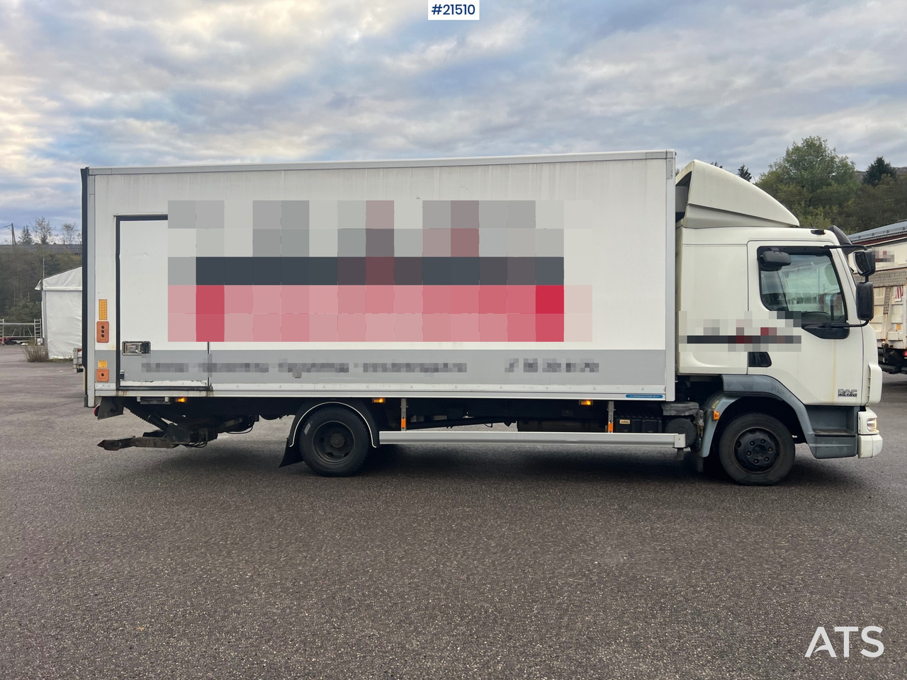 DAF LF 45 4x2 Skapbil m/ lift Rep.Objekt - شاحنة مقفلة: صورة 4 DAF LF 45 4x2 Skapbil m/ lift Rep.Objekt - شاحنة مقفلة: صورة 4