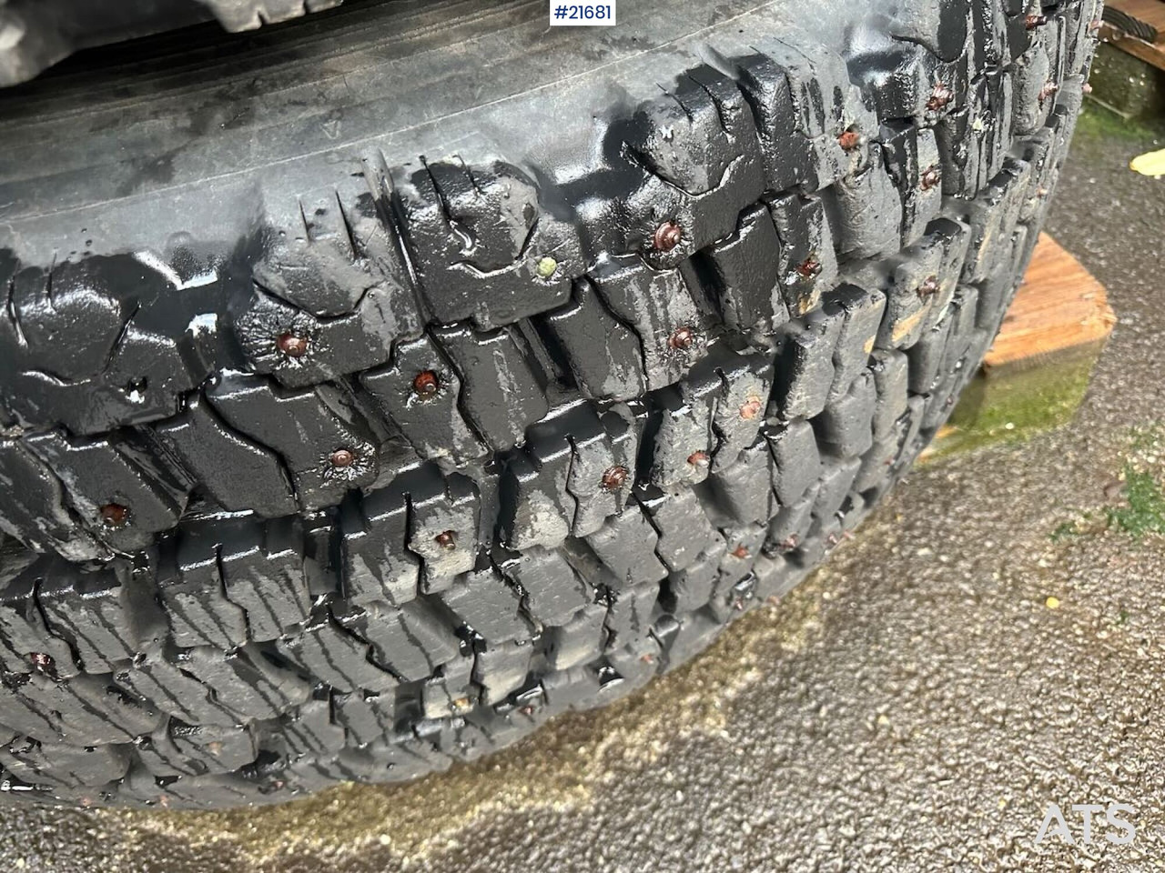 Hilo Dekkene har stått på en Volvo L60E - الإطارات والجنوط - آلات البناء: صورة 3 Hilo Dekkene har stått på en Volvo L60E - الإطارات والجنوط - آلات البناء: صورة 3